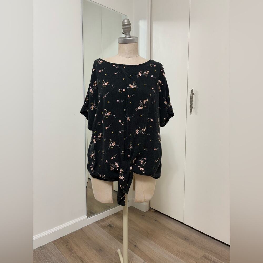 Buffalo David Bitton Woman's Black Floral Tie-Front Blouse Size XL